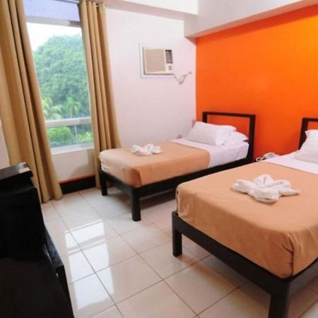 Negrense Suites Баколод Экстерьер фото