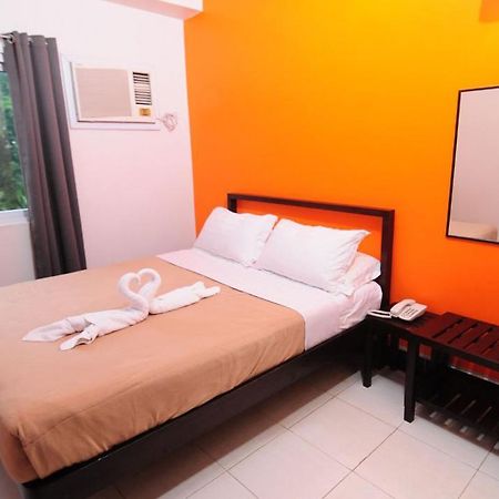 Negrense Suites Баколод Экстерьер фото