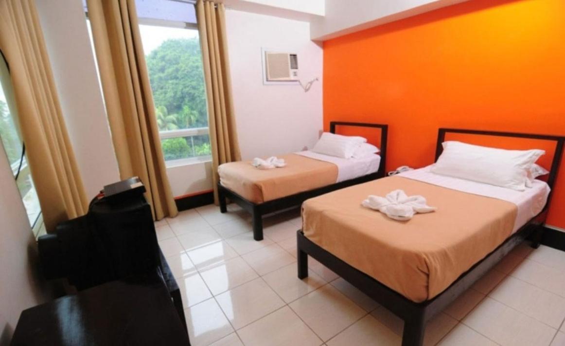 Negrense Suites Баколод Экстерьер фото