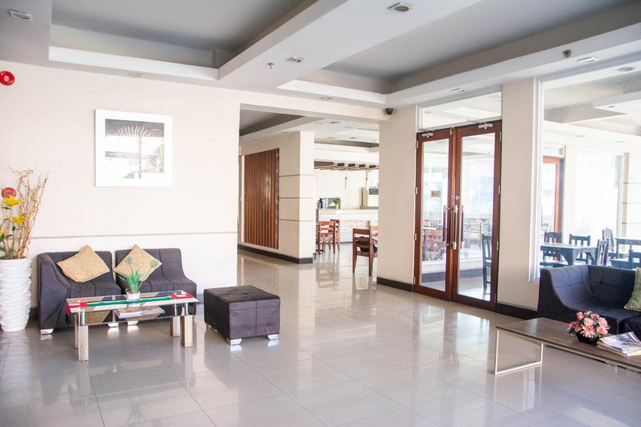 Negrense Suites Баколод Экстерьер фото